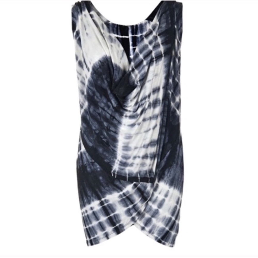 NWT CoCo + Carmen Lotus Front Twist Top